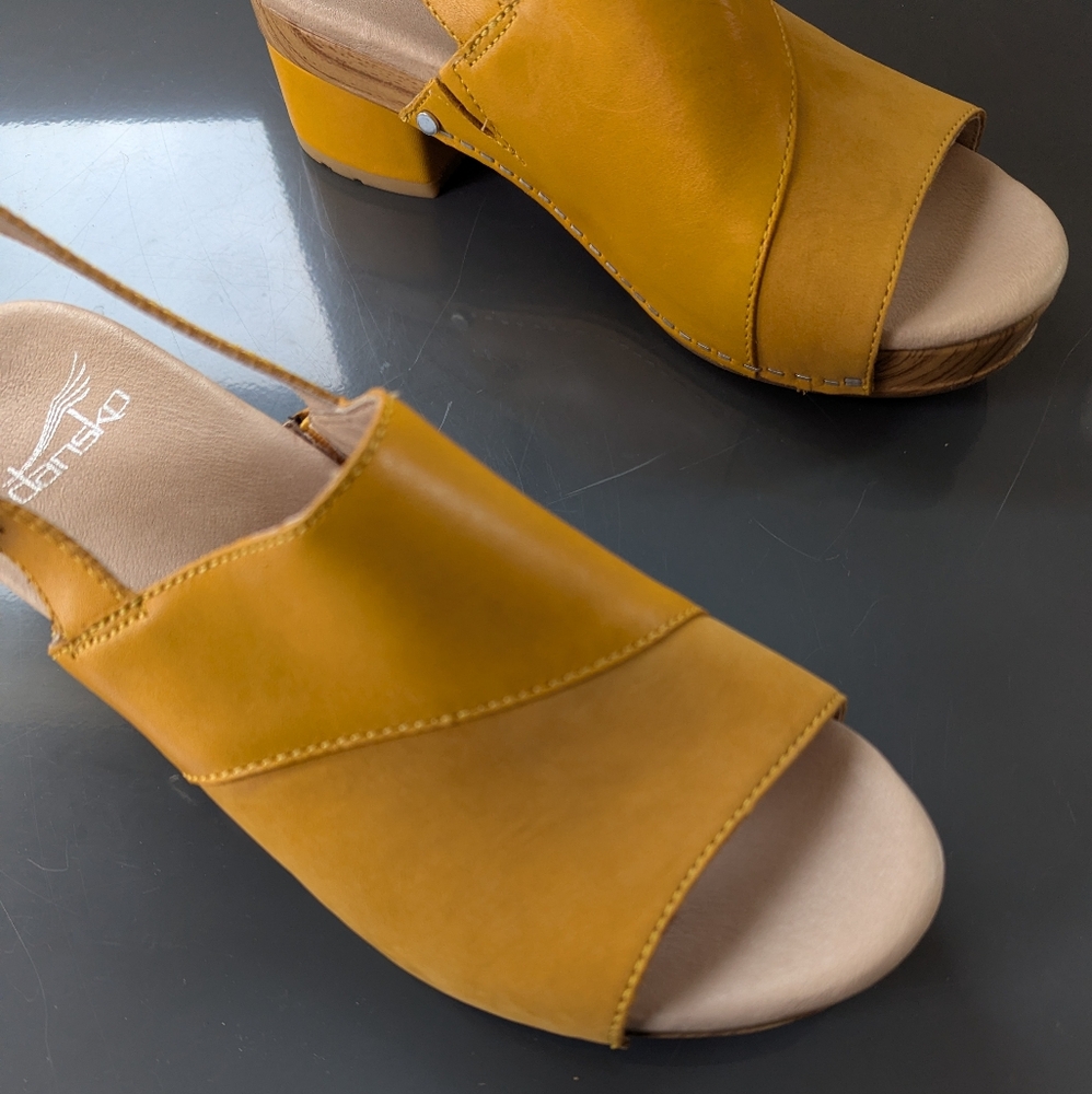 Dansko Madalyn Sandal Mustard Yellow Women's 38‎ - Picture 6 of 16